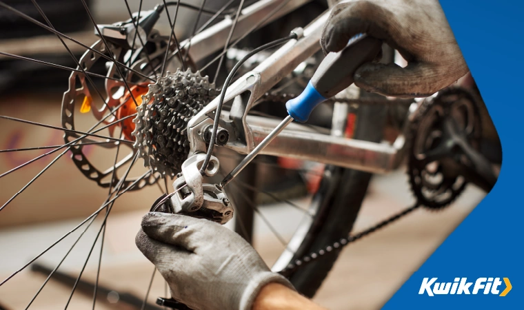 Repair a regular bike chain mechanism